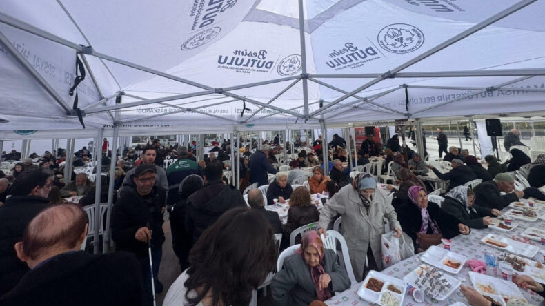 Manisa'da G&uuml;lşah Durbay i&ccedil;in Hayır Yemeği İkramı