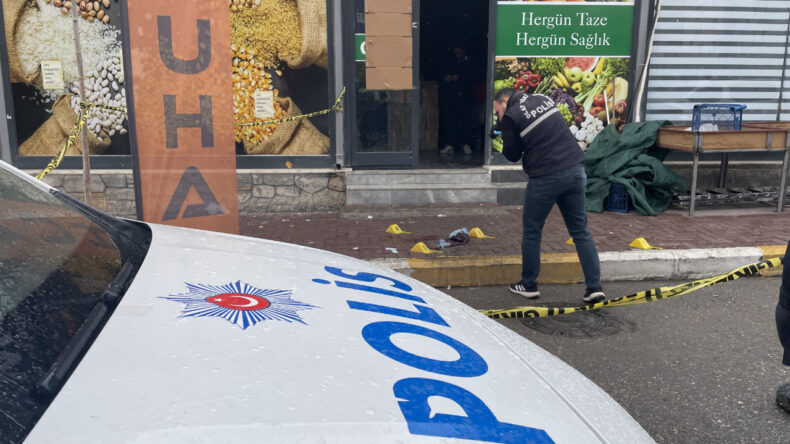 Market Kapısında Silahlı Saldırı: Saldırganlar Kayboldu