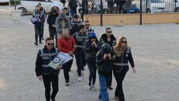 Masaj Salonlarına Y&ouml;nelik Fuhuş Operasyonu: 5 Kişi Tutuklandı