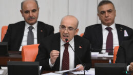 Meclis'te T&Uuml;İK Tartışması: Şimşek 'M&uuml;dahale Yok' Dedi, Muhalefet Tepki G&ouml;stermeye Devam Etti