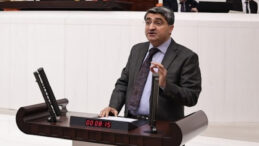 Mehmet Ekmen'den Uraloğlu'na: T&uuml;rk m&uuml;teahhitlerden, alacağından feragat etmesi teklif edilmiş midir?