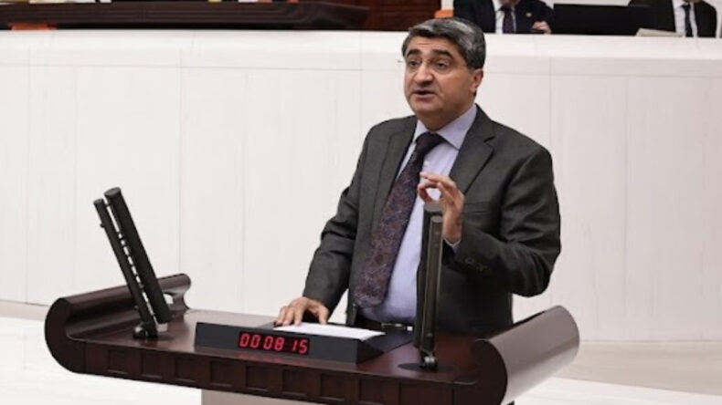 Mehmet Ekmen'den Uraloğlu'na: Türk müteahhitlerden, alacağından feragat etmesi teklif edilmiş midir?