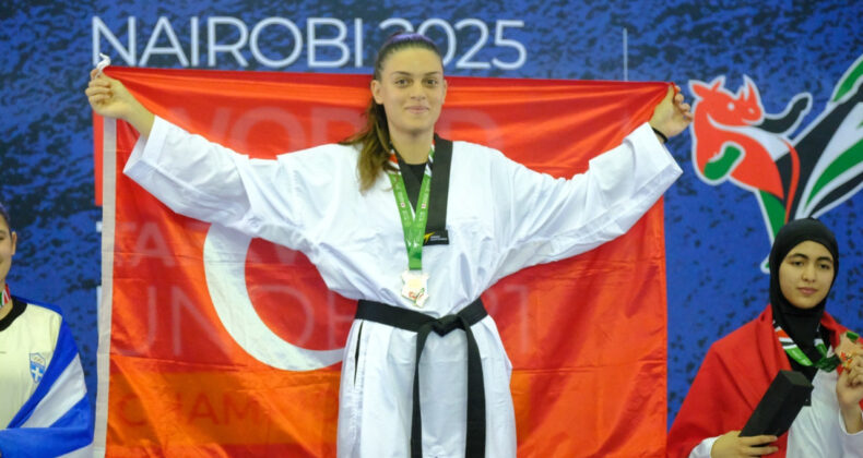 Milli Tekvandocu Beg&uuml;m Kavukcuoğlu, D&uuml;nya Şampiyonu!