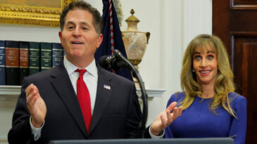 Milyarder &Ccedil;iftin B&uuml;y&uuml;k Bağışı: 25 Milyon &Ccedil;ocuğa Destek!