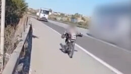 Motosikletle Yatarak Seyahat Eden S&uuml;r&uuml;c&uuml;ye B&uuml;y&uuml;k Ceza