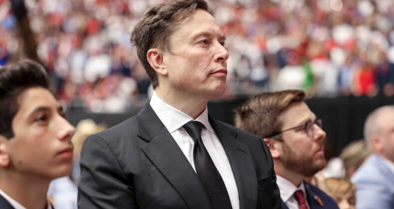 Musk'ın Maaş Bilmecesi &Ccedil;&ouml;z&uuml;l&uuml;yor