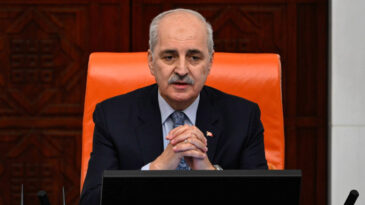 Numan Kurtulmuş, Zekeriya Yapıcıoğlu ve Doğan Bekin ile G&ouml;r&uuml;şt&uuml;
