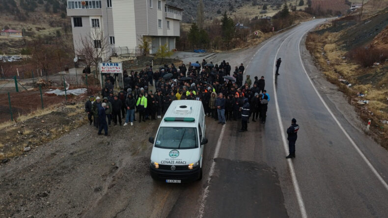 Nurhak&rsquo;ta Trafik Kazası Sonrası Sessiz Y&uuml;r&uuml;y&uuml;ş
