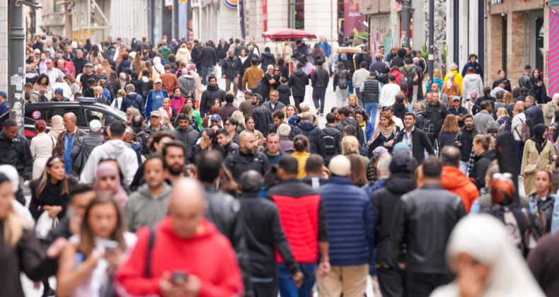 O Zengin B&uuml;t&ccedil;ede Vatandaş Yok