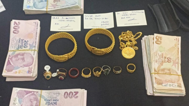 Operasyonda 13 Tapu Senedi, Yüklü Miktarda Altın ve Para Ele Geçirildi