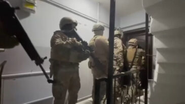 Organize Su&ccedil; &Ouml;rg&uuml;tlerine Y&ouml;nelik Geniş &Ccedil;aplı Operasyon: 13 Kişi G&ouml;zaltında