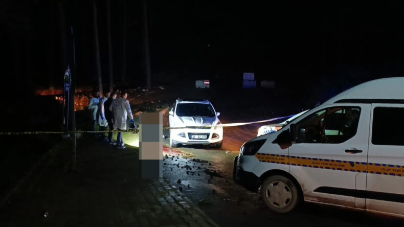 Ormanlık Alandaki Ş&uuml;pheli &Ouml;l&uuml;m: Kanlar İ&ccedil;inde Bulundu