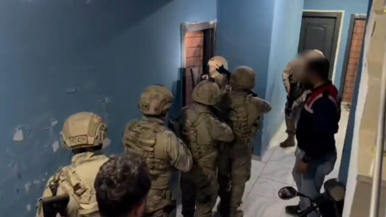Osmaniye'de IŞİD'e Y&ouml;nelik Operasyon: 3 Kişi Tutuklandı