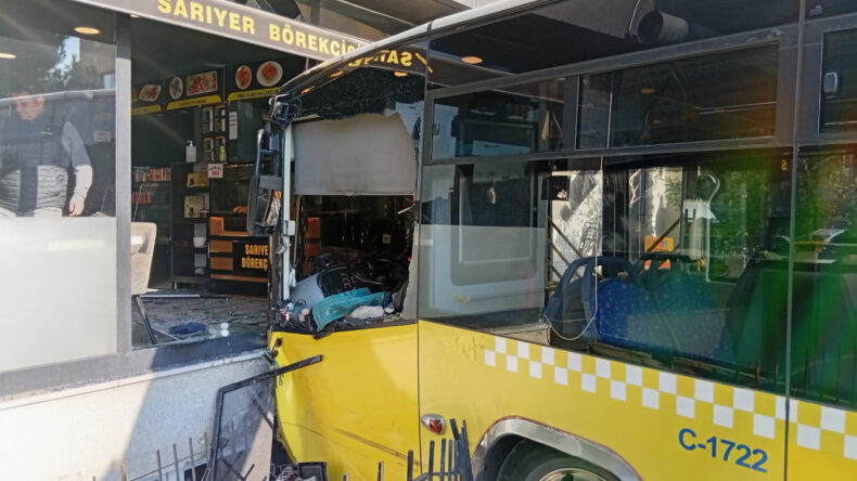 Otob&uuml;s B&ouml;rek D&uuml;kkanına Hızla Girdi