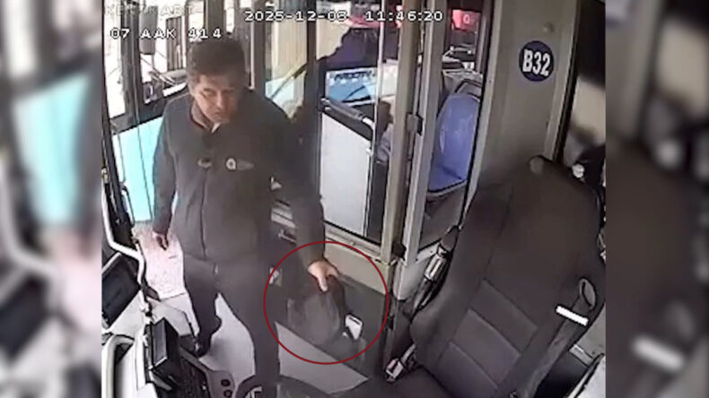 Otob&uuml;ste Unutulan &Ccedil;antadan 4 Bin Avro &Ccedil;ıktı