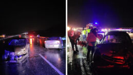 Otomobil Bariyere &Ccedil;arparak Savruldu: 4 Yaralı