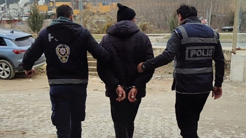 Öğretmeni Darp Eden Büfe Sahibine Tutuklama