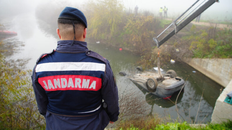 &Ouml;len Arkadaşını Bırakıp Ka&ccedil;tılar