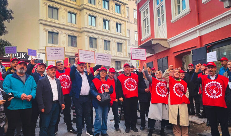 &Ouml;zel İtalyan Lisesi'nde &Ouml;ğretmenler Grev İlan Etti: Maaş Eşitsizliği Tepkisi