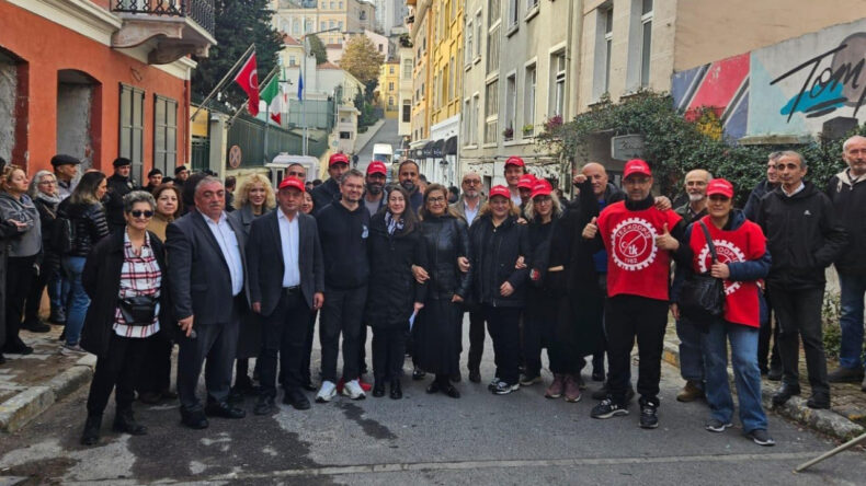 Özel İtalyan Lisesi'nde Protesto Büyüyor: Türk Öğretmenler Greve Çıkıyor