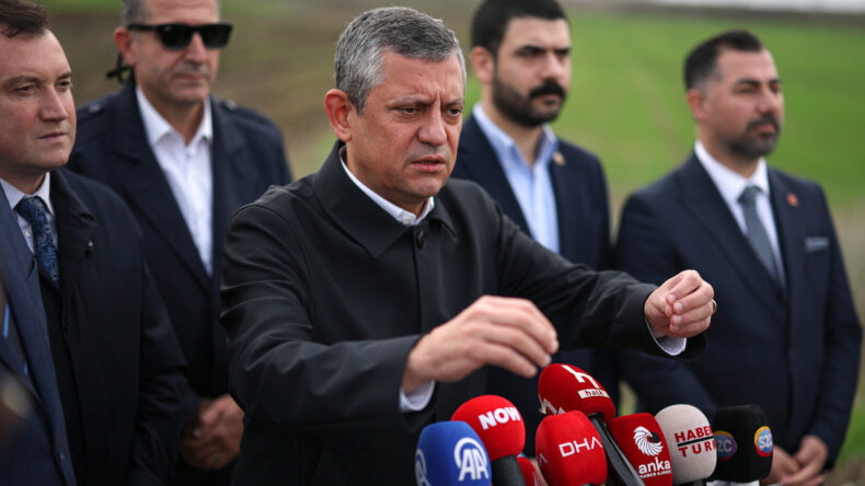 &Ouml;zel'den Erdoğan ve Bah&ccedil;eli'ye: Siz getirin, biz destekleyelim