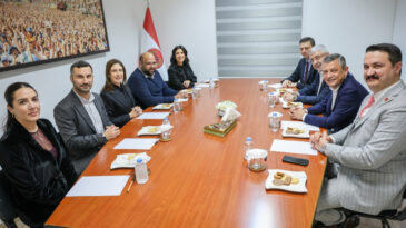 &Ouml;zg&uuml;r &Ouml;zel KKTC'de