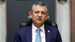 &Ouml;zg&uuml;r &Ouml;zel'in Telefon Trafiği: Abdullah G&uuml;l ile İyi Dilekler G&ouml;nderdi