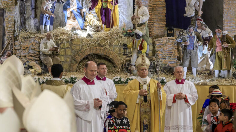 Papa İlk Defa Noel Ayini Y&ouml;netti