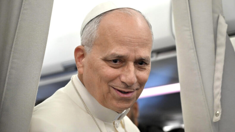 Papa'dan Trump'a Venezuela Çağrısı