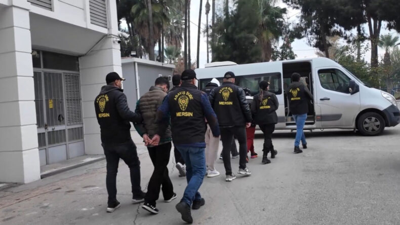 Pasaportlarına El Koyulan Kadınlar Kurtarıldı