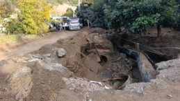 Patlayan Su Borusu Yolda G&ouml;&ccedil;&uuml;ğe Neden Oldu