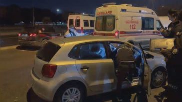 Pendik'te Park Halindeki Ara&ccedil;ta Ceset Bulundu