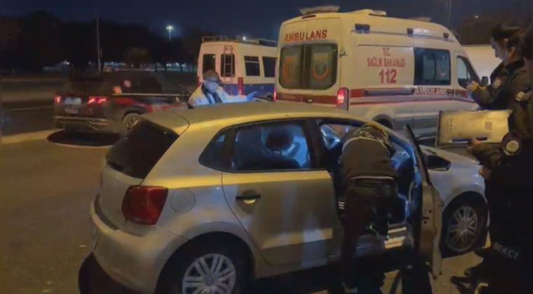 Pendik'te Park Halindeki Ara&ccedil;ta Ceset Bulundu