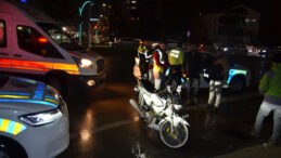 Polisin 'Dur' İhtarına Uymayan Gen&ccedil; S&uuml;r&uuml;c&uuml; Kaza Yaptı