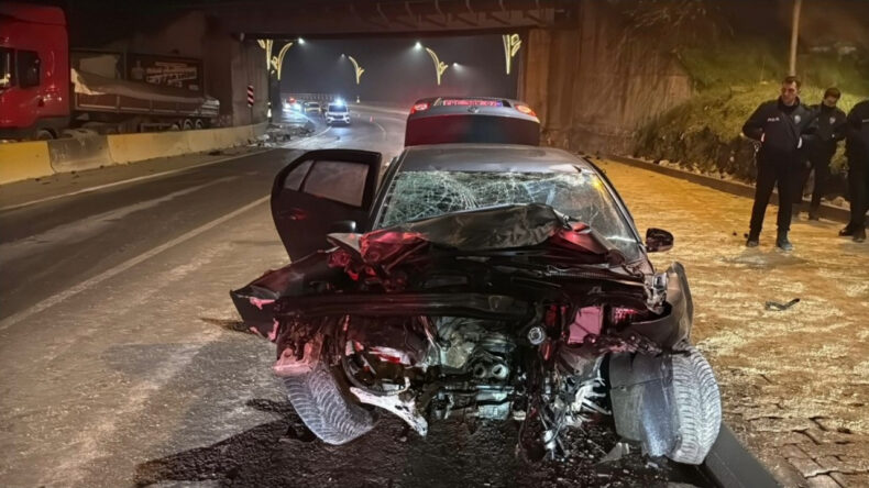 Polisten Ka&ccedil;an S&uuml;r&uuml;c&uuml;: Otomobili Kullanılamaz Hale Geldi