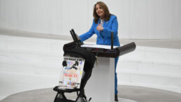 "AKP'nin Eseri" Dedi, Aile Bakanı Bebek Arabasını İstedi