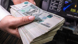 Rusya'da B&uuml;t&ccedil;e A&ccedil;ığı B&uuml;y&uuml;yor