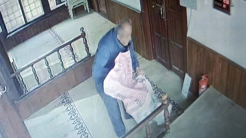 Sadaka Kutusunu Çuvalla Çaldı: Parayı Geri Verip Serbest Kaldı