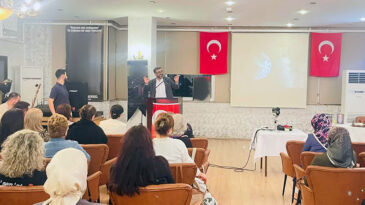 Sahte İsimle 7 Kitap Yazdı, Konferanslara Katıldı, Cinayetten Tutuklandı
