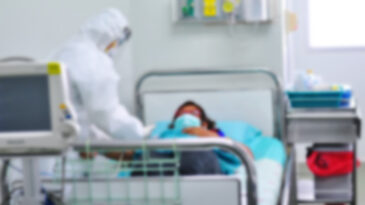 Salgın Alarmı: 'Maske Zorunluluğunun Geri Gelmesi Gerekiyor' Tartışması