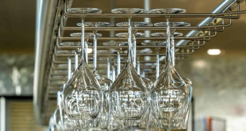 Şaraba Trump ve Altın Darbesi