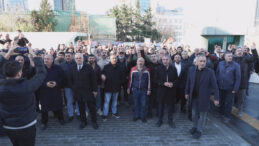 Sarıyer'de G&uuml;n&uuml; Değiştirilen Semt Pazarının Esnafından Belediye Binası &Ouml;n&uuml;nde Eylem