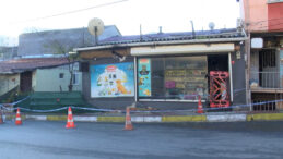 Sarıyer&rsquo;de zemini kayan bina tahliye edildi: 'Kontroll&uuml; şekilde yıkılması lazım'