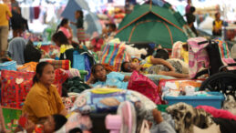 Savaş Tırmanıyor, Binlerce İnsan G&ouml;&ccedil; Etmek Zorunda Kaldı