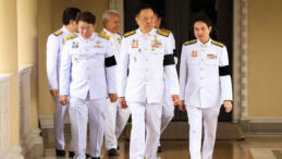 Savaşın eşiğindeki Tayland'da meclis feshedildi