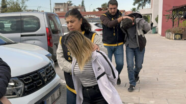 Sevgilisinin Eski Erkek Arkadaşını Bı&ccedil;aklayarak &Ouml;ld&uuml;rd&uuml;