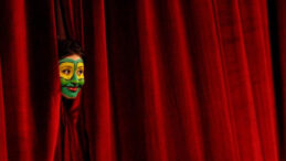 Sinema ve Tiyatro Biletleri Zamda Zirveye Yerleşti