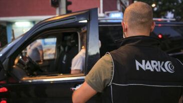 Sınırda 22 Kilo Esrar Ele Ge&ccedil;irildi