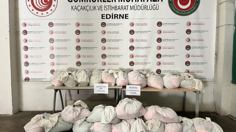 Sınırda Milyonlarca Uyuşturucu Hap Ele Ge&ccedil;irildi