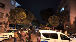 Sokak Ortasında Bı&ccedil;aklı Kavga